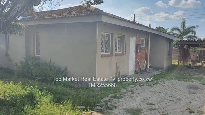 Msasa Park house for rent