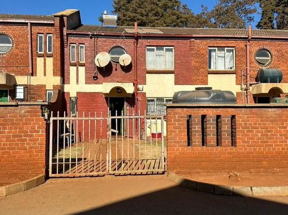 3 Bedroom Flat & Apartment