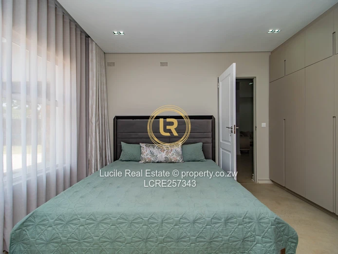 Luxury Living In Helensvale | Fully Furnished Home