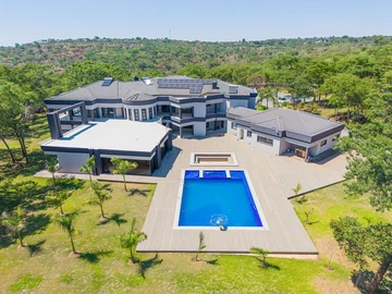 6 Bedroom House