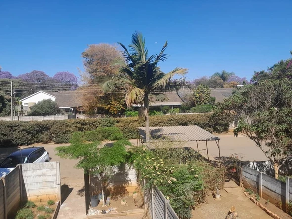 2 Bedroom Flat & Apartment