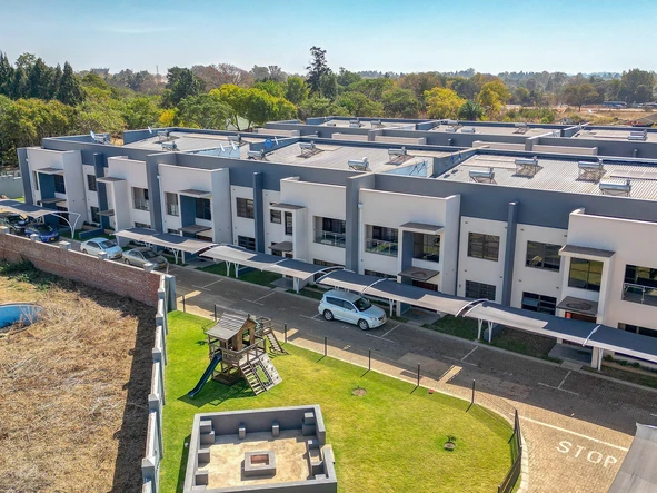3 Bedroom Flat & Apartment