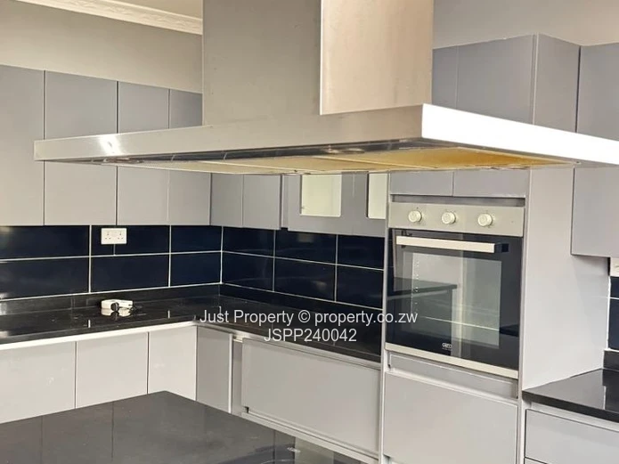 5 Bed luxurious home: Budiriro Cabs Project: To RENT (Sole Mandate)