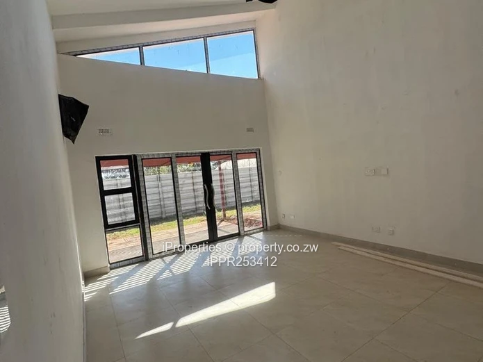 Modern 2-Bed Garden Flat, Private Yard in Marlborough
