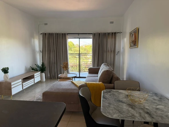 2 Bedroom Flat & Apartment