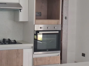 3 Bedroom Flat & Apartment