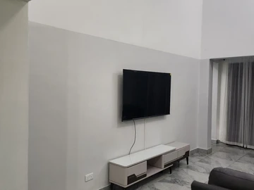 4 Bedroom Flat & Apartment