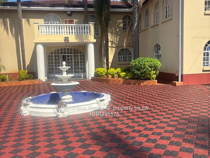 Ambassadorial/ Executive 9 Beds House To Rent
