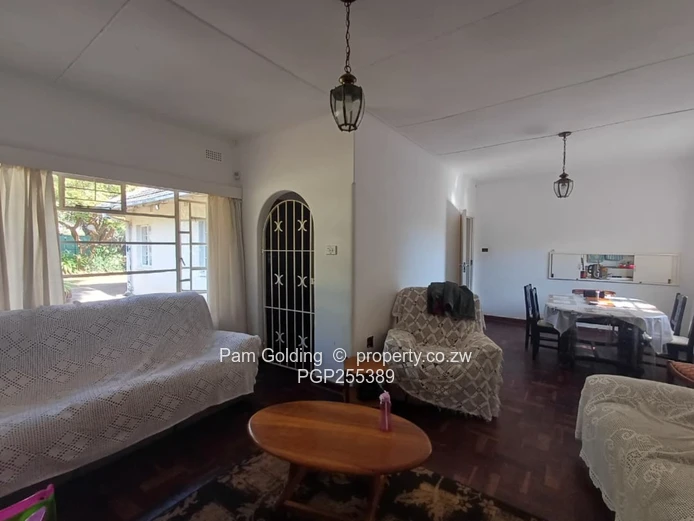 3-Bedroom Home with Cottage & Staff Quarters in Tiger's Kloof