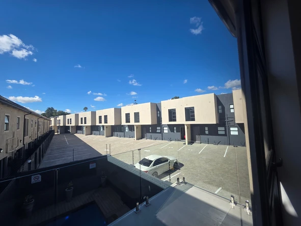 2 Bedroom Flat & Apartment