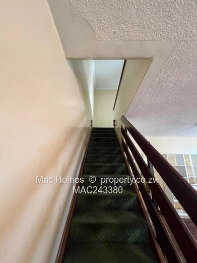 Avonlea 3-Bed Duplex Apartment - Borehole & Garden