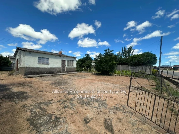 4-Bedroom House for Sale in Luveve, Bulawayo (Leasehold)