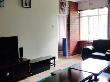 2 Bedroom Flat & Apartment