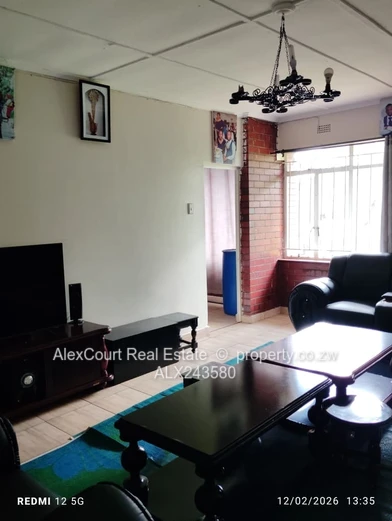 WELL MAiNTANED FLAT IN A PRIME LOCATION