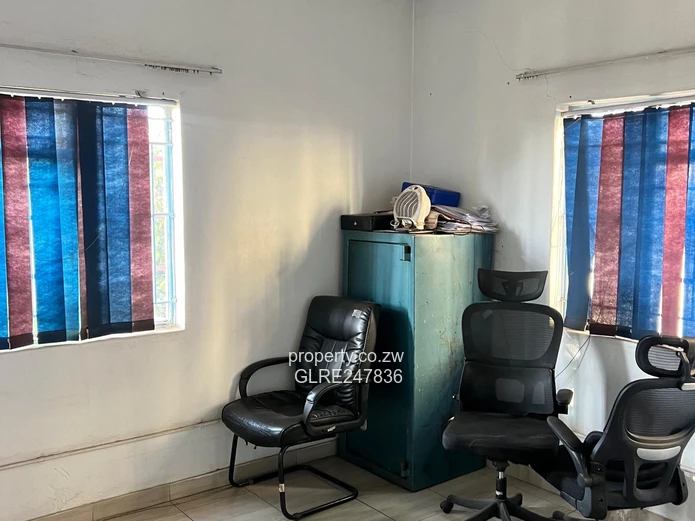 Willowvale Warehouse & Yard — 5,000 m² with Offices & Borehole