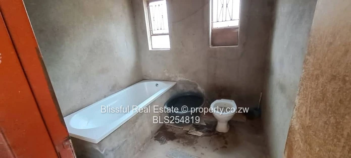 4 bedroom house for sale in Damofalls - Ruwa