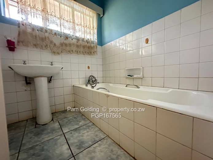 4 Bedroom House - Greystone Park 