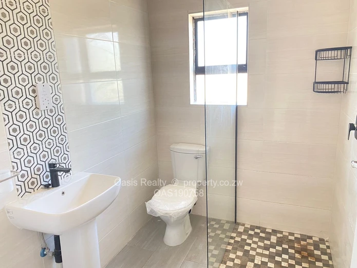 Newly built 3 bed house for rent in Rainham Park