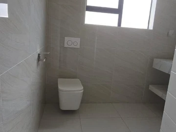 2 Bedroom Flat & Apartment