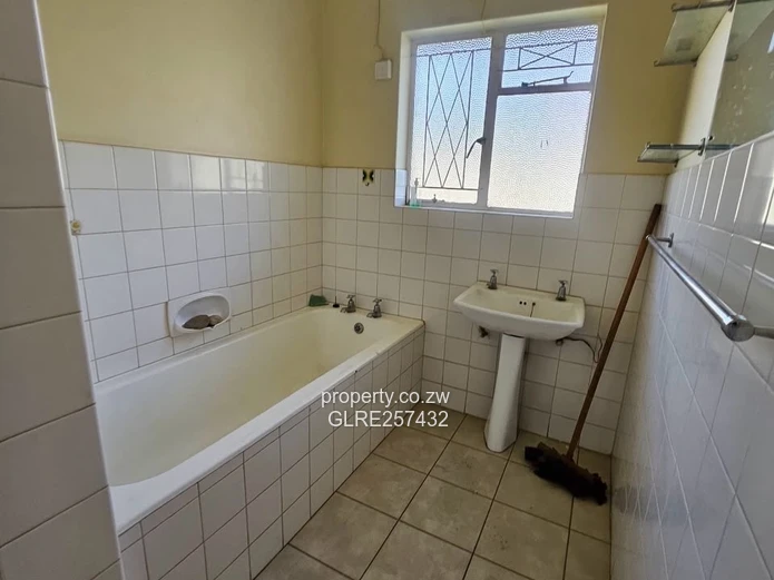 Sunlit Eastlea 4-Bed Home with Borehole & Driveway