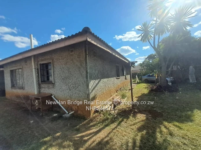 Borrowdale 4-Bed Home with Cottage on 1534m² Stand with Borehole