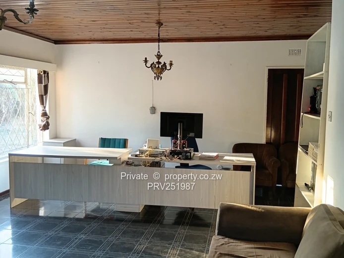Prime  Commercial premises for Use as  offices, showroom, school , corporate headquarters 