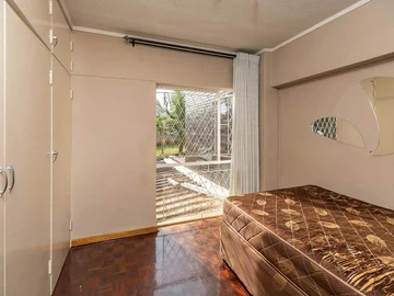 3 Bedroom Flat & Apartment