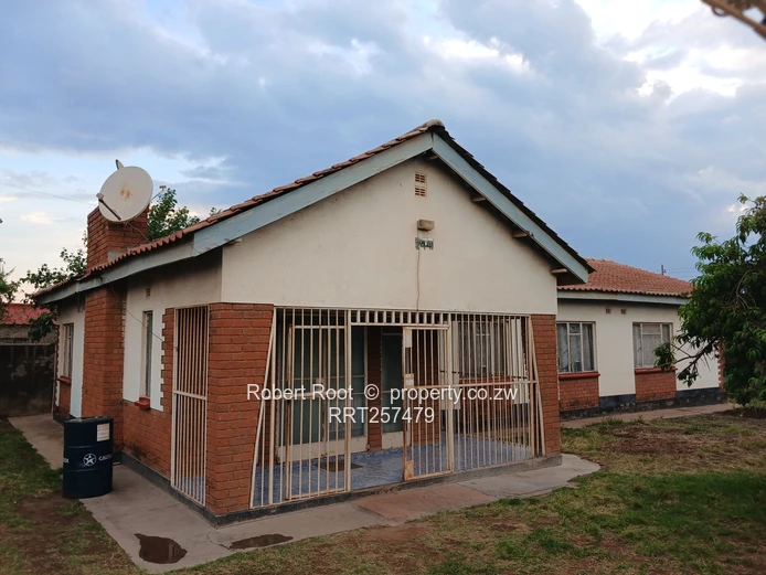 Secure Walled 5-Bed Townhouse on Main Road, Mabvuku (Sole Mandate)