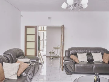 3 Bedroom Flat & Apartment