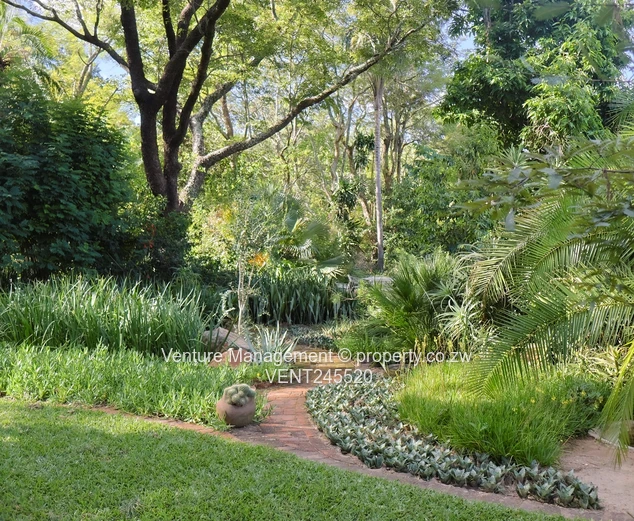 Elegant Estate Living on Expansive Grounds – Umwinsidale