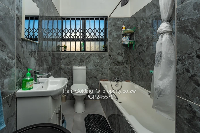 3 Bedroomed House for Sale in Sunridge