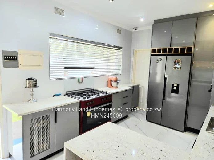 Stunning Modern Home To Let – Bluffhill*  