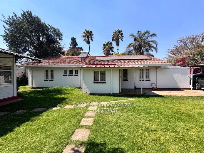 Strathaven 3-Bed Home - Pool, Borehole & Large Garden