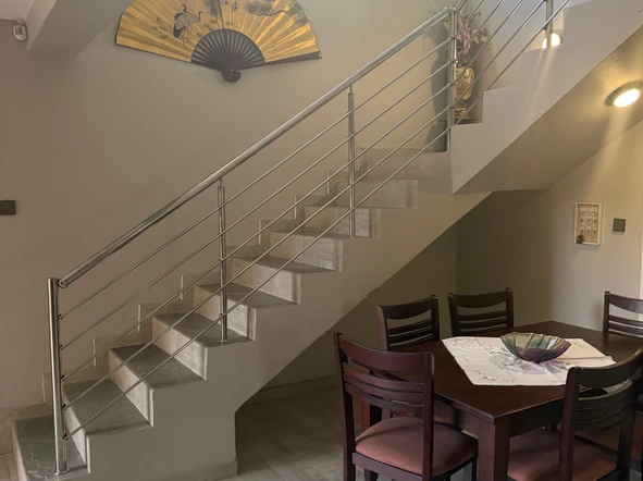 4 Bedroom Flat & Apartment