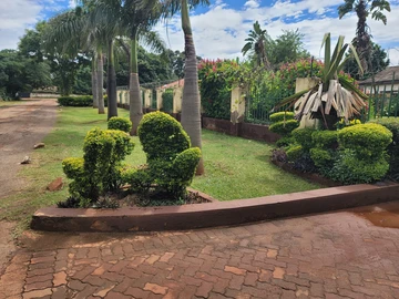 Spacious 3-Bedroom Home with Garden and Entertainment Space in Greendale North
