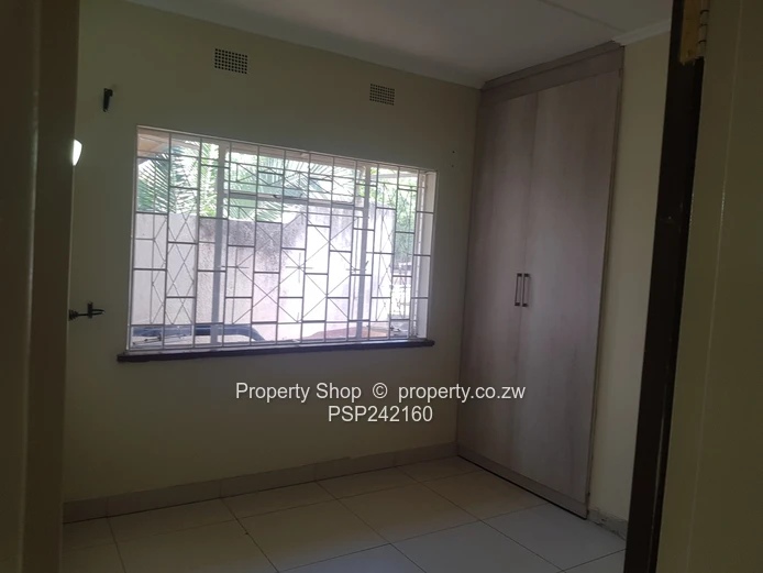 Family Home with a Cottage!