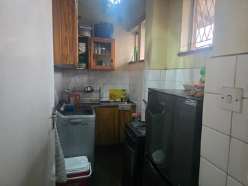2 Bedroom Flat & Apartment