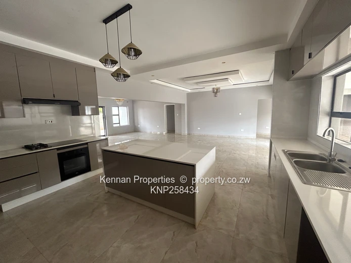 Luxury Modern Living – Close To Westgate Shopping Centre