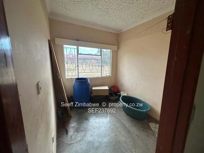 New Listing 5 Bed Family Home in Manningdale (Sole Mandate)