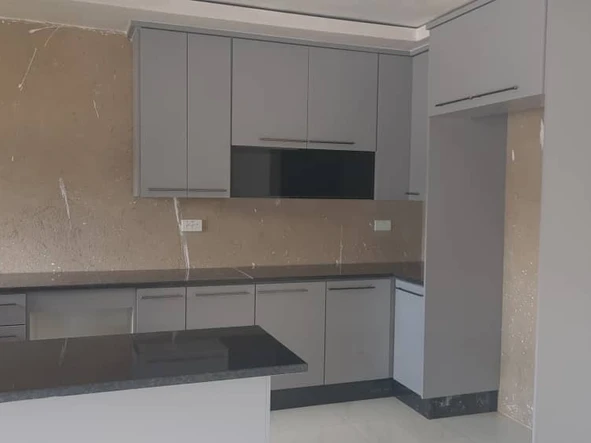 3 Bedroom Flat & Apartment