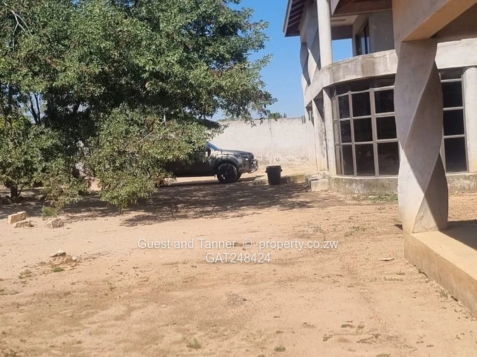SPACIOUS FAMILY HOME ON 2284sqm FOR SALE IN RIVERSIDE, RUWA 