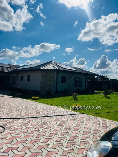 4 beds house to rent  in Sunway city