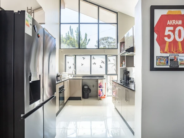 3 Bedroom Flat & Apartment