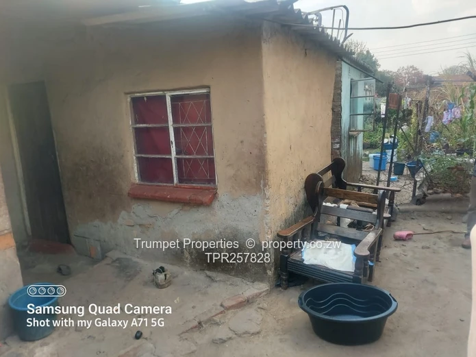 Highfield 2-Bed:  Municipal Water & Good zesa