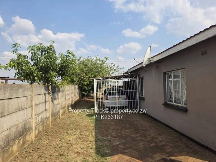 A neat and solid house!