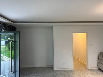 6 Bedroom House