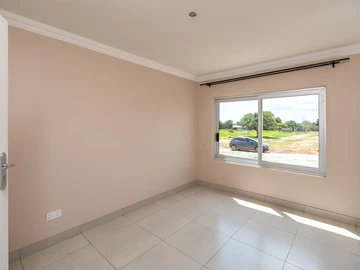 3 Bedroom Flat & Apartment