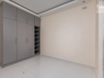 3 Bedroom Flat & Apartment