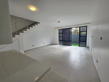 2 Bedroom Flat & Apartment