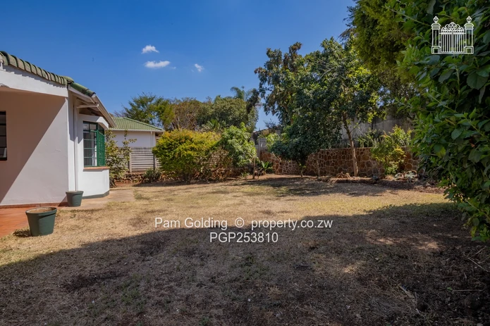 Recently Renovated 3-Bedroom Cluster Colne Valley
